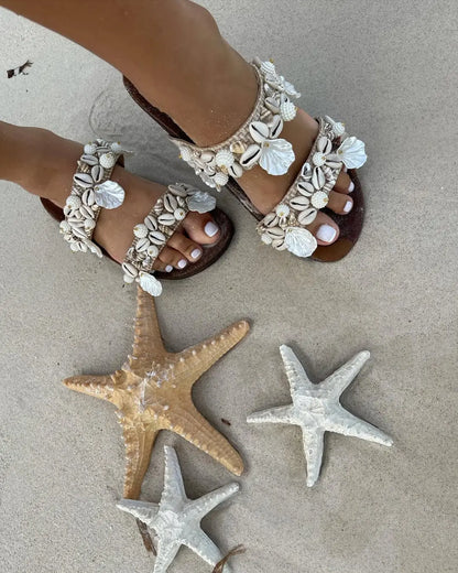 Sandalia artesanal con perlas y cristales Conchita