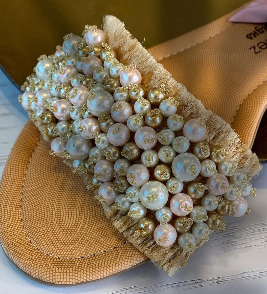 Sandalia artesanal con perlas y flecos - Estrella