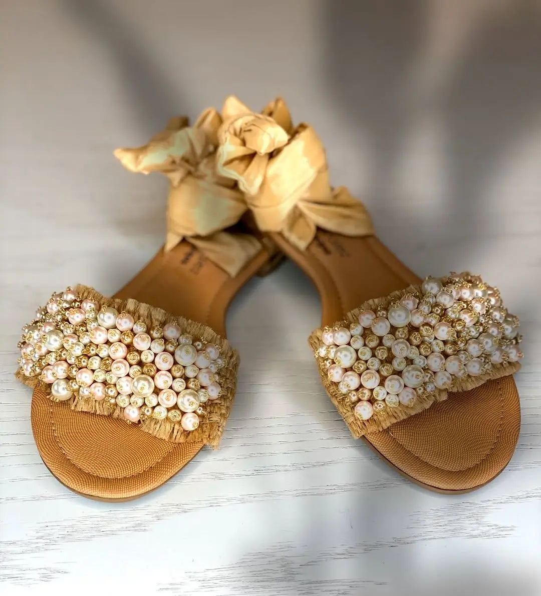 Sandalia artesanal con perlas y flecos - Estrella